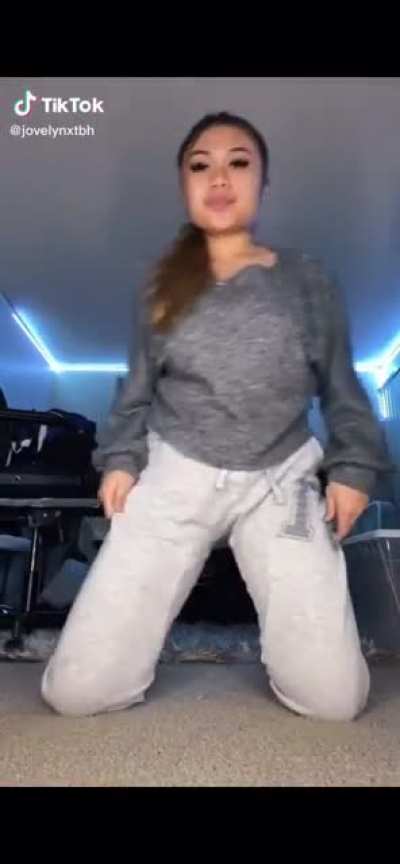Wait for it... I love busty Asians 😋🍒