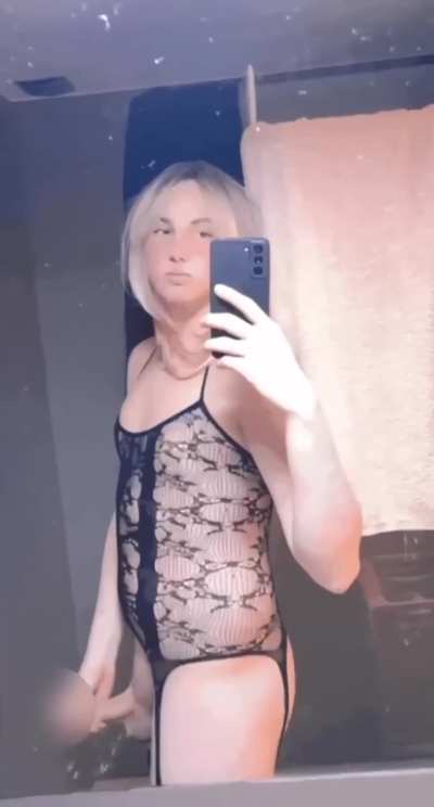 Arrow up if you wanna taste tgirl and i'll send nudes