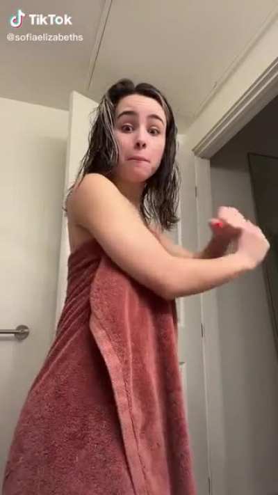 Female Baseball Player | @sofi<wbr>aeliz<wbr>abeth<wbr>s