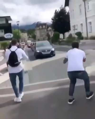 Take a picture of that car!