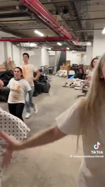 Bf buys gfs little sister flowers