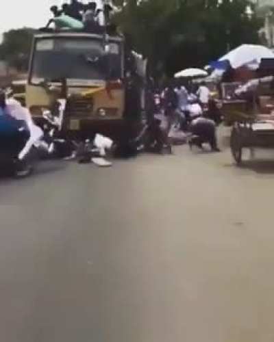 Overcrowded bus, mopeds and India - The Holy Trinity