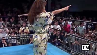 Francine vs. Dawn Marie’s Swimsuit Showdown