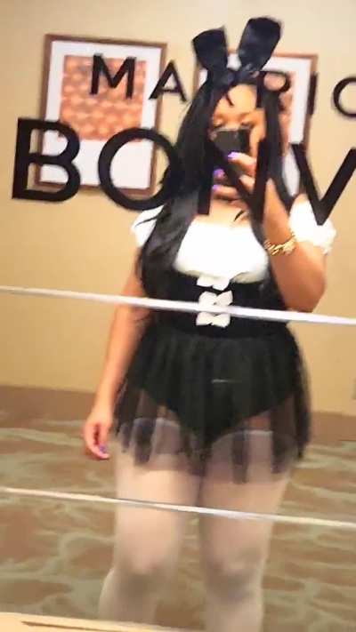 Riri (@rih<wbr>anna.<wbr>rains<wbr>)