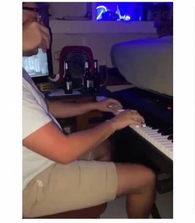A true piano man