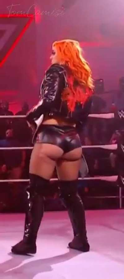 Gigi is so thicc