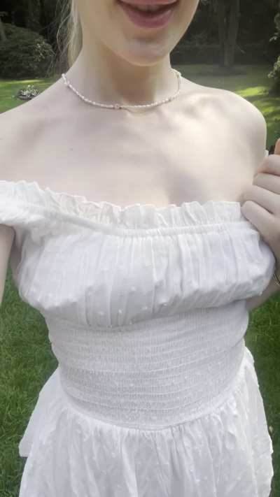 My tits like to be out even at the park  😜