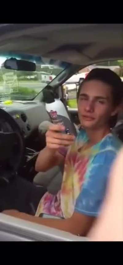 Dude fucking knocks out after getting high off compressed air