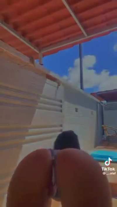 Gostosa de bikini