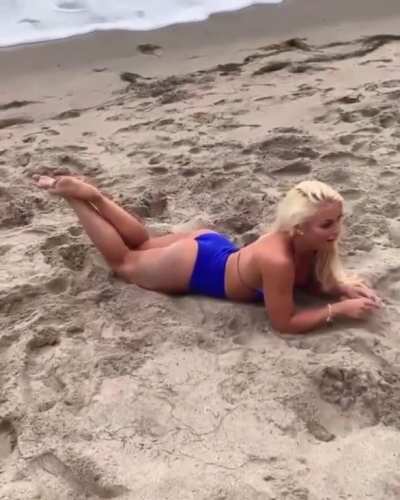 Mandy 🍑
