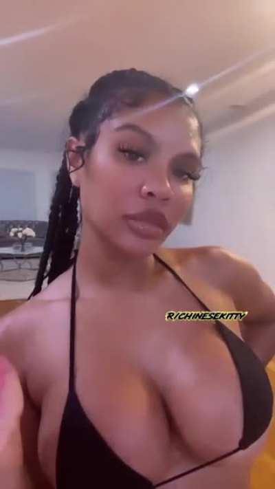 Chinese Titty… I mean Kitty 🤩