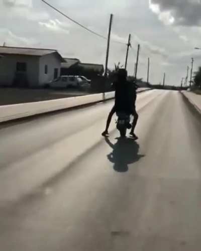 Тапки слетели