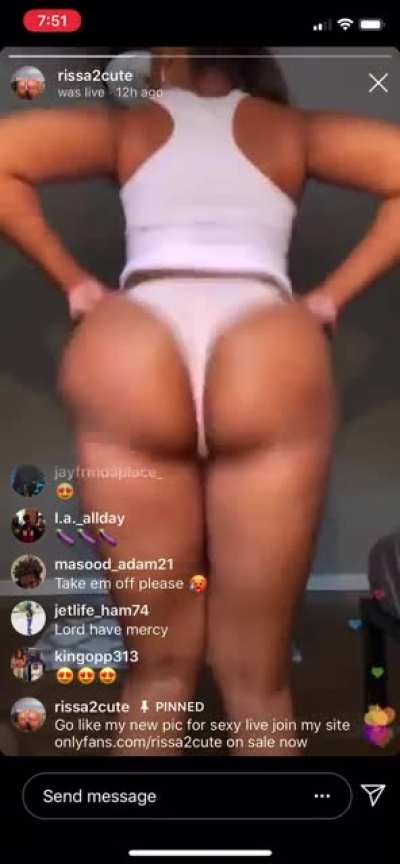 Damn she clapping that ass 🥰