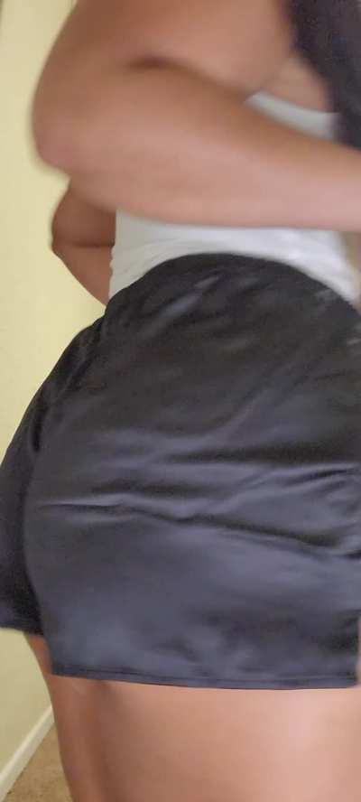 Mom of 1, am I boner material?
