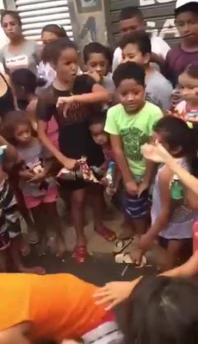 Streamers de just dance be like