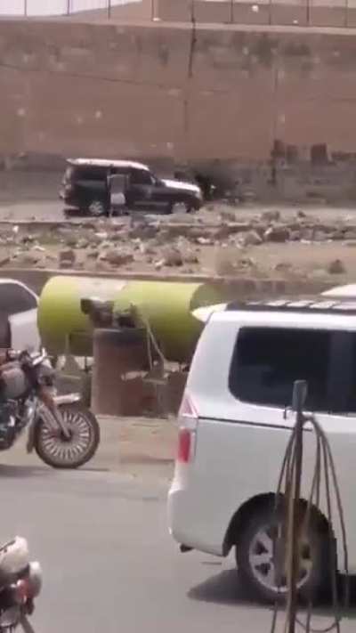 5 inmates escape by climbing through a wall in Yemen