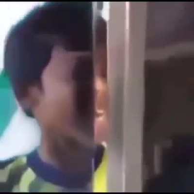 :V
