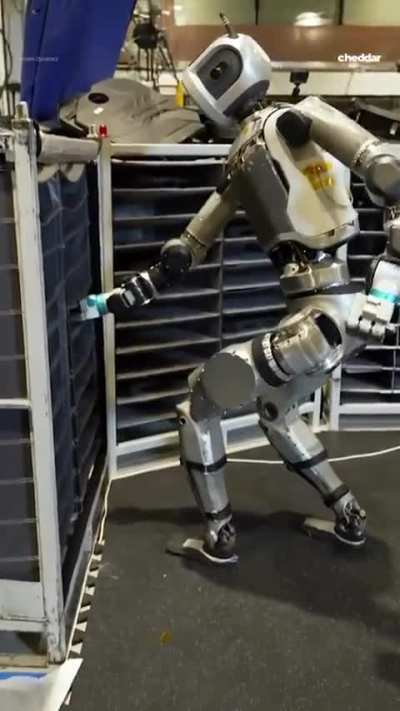 Robot working without human help