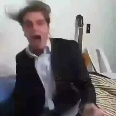 Opa meu amigo, bem vindo ao mundo do shitpost, antes de começar, veja a NOSSA abertura