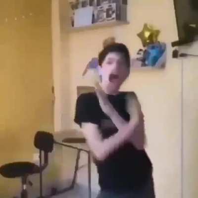 he vibin', he groovin'