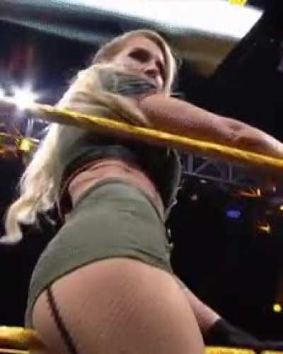 Lacey Evans