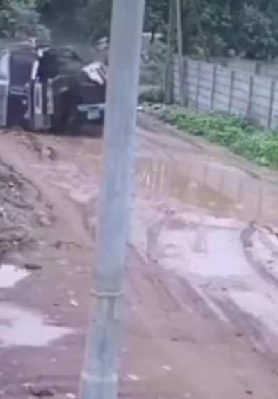 Overloaded and poorly made
