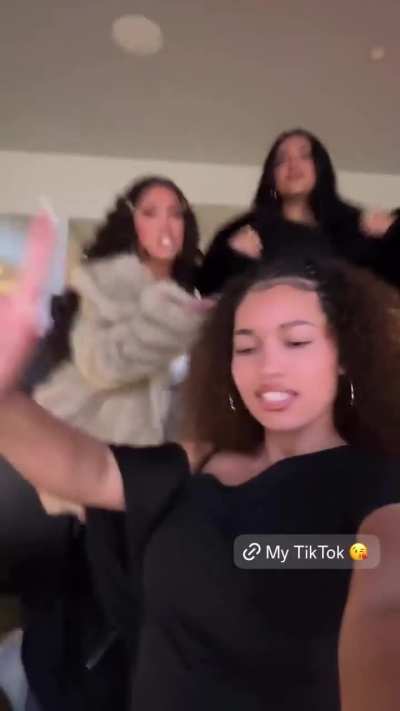 Asia Monet & Bella tiktok video 1-4-26