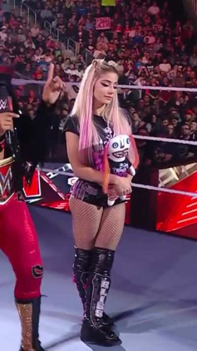 Alexa Bliss booty queen