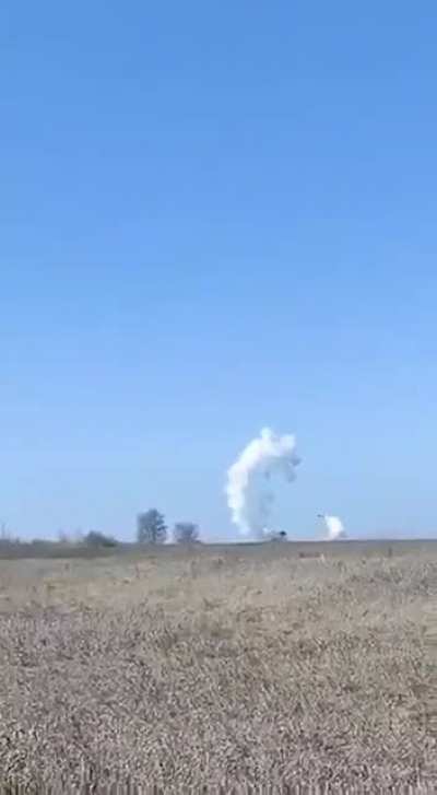 😂 Russia's TOR anti-aircraft kit decided to eliminate vehicle operators before Ukrainian missile strikes