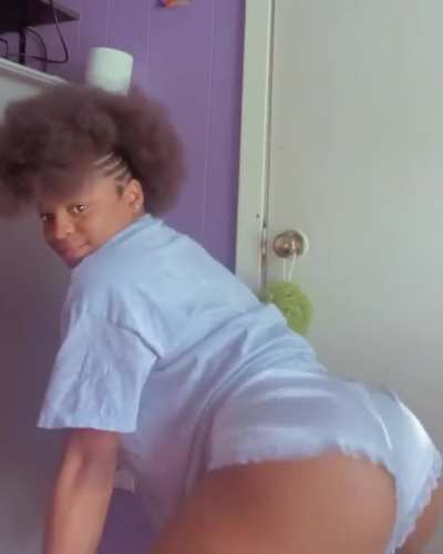 Tootie 🍆