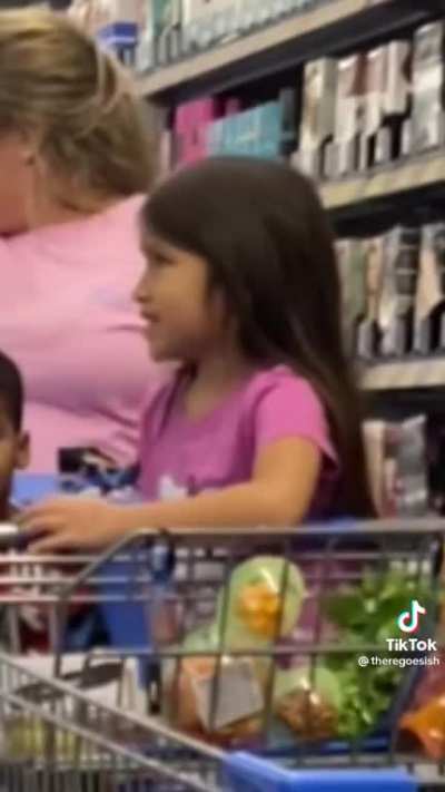 Am I trippin or do the kid lowkey look like fanum👀?