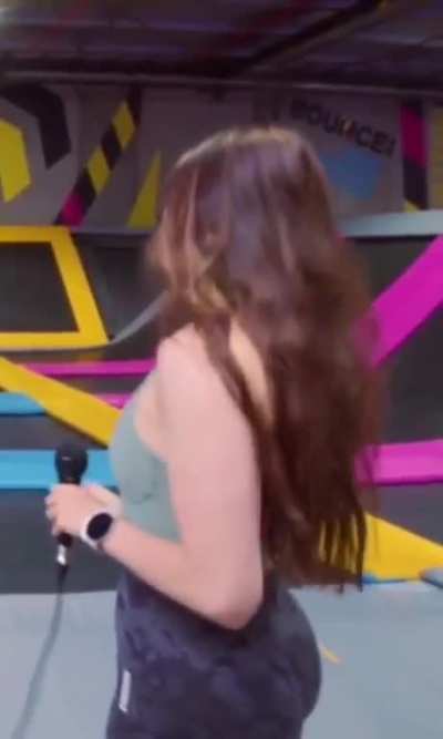 Even as a girl, her ass and that recoil makes me so fucking horny