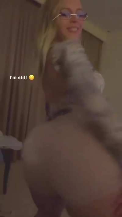 Lil booty shake