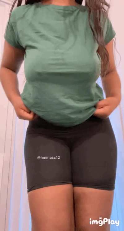 I love flashing my titts. Hope you don’t mind!