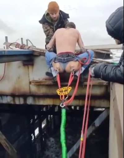 Butthurt bungee jumper