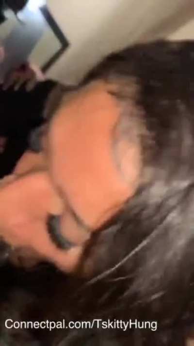 👀