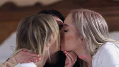 Melody, Jane & Jazmin making out with each other