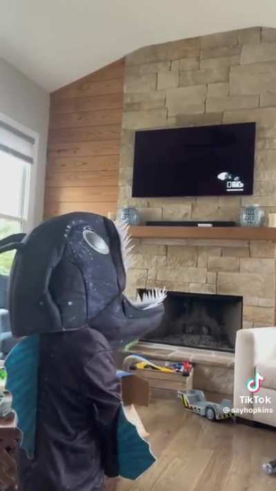 Mom I’m on TV!