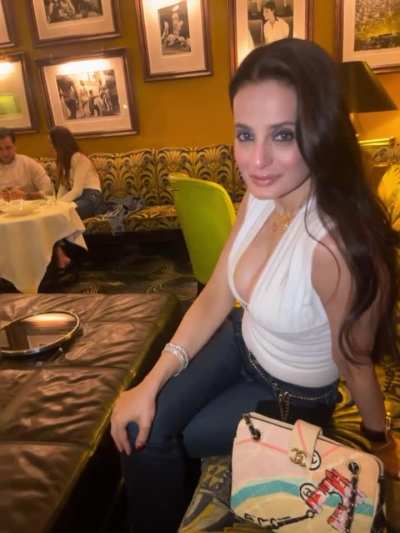 Hotty Ameesha 