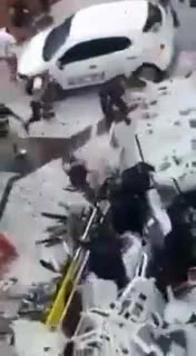 Cops caught by storm of chairs in an attempt to repress manifestation of the worker's strike (Brazil)