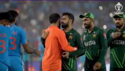 Aaj Anushka ko bolna tu mere saath dinner pe jaa raha hai