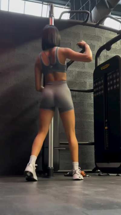 Sculpted ass