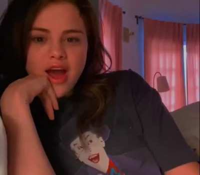 Selena's reaction is one of shock and..<wbr>.....<wbr>...lu<wbr>st? (audio on)