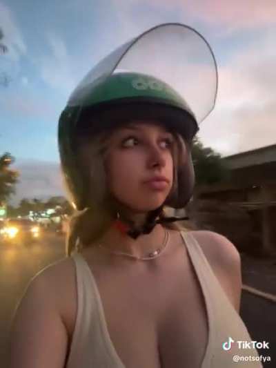 @notsofya