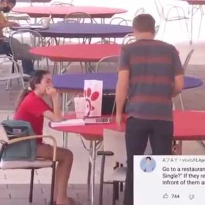 gUy mUrdErs lOneLy gIrl iN broad dAylIght