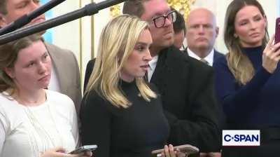 Reporter asks Mamdani to confirm Trump is a fascist. Trump interrupts: 'Just say yes'