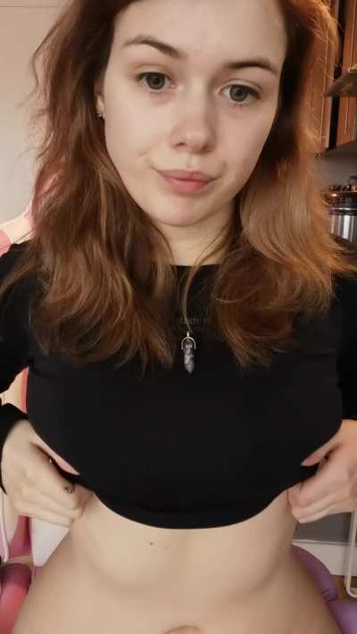 A no makeup titty drop! Hope you enjoy ✨