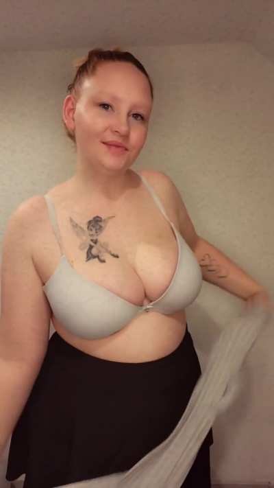 Would you enjoy my curves daily? 🤫