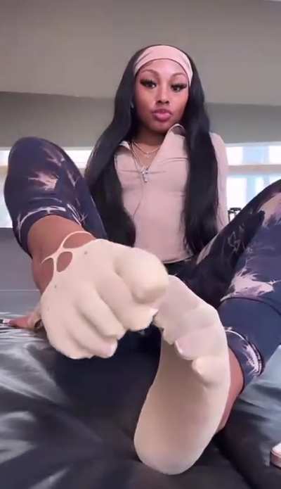 5-Toe nylon socks tease..