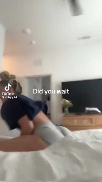 I wish the bed was me
